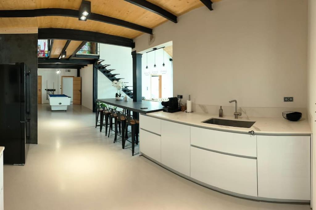 Industrial Luxury Nimes & Arles Villa Beaucaire  Exterior photo